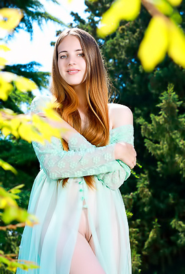 Hailey J Beautiful Woman With Beautiful Figure
