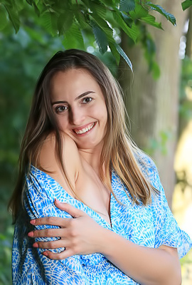 Anna Love Pretty Young Lady With Sexy Body