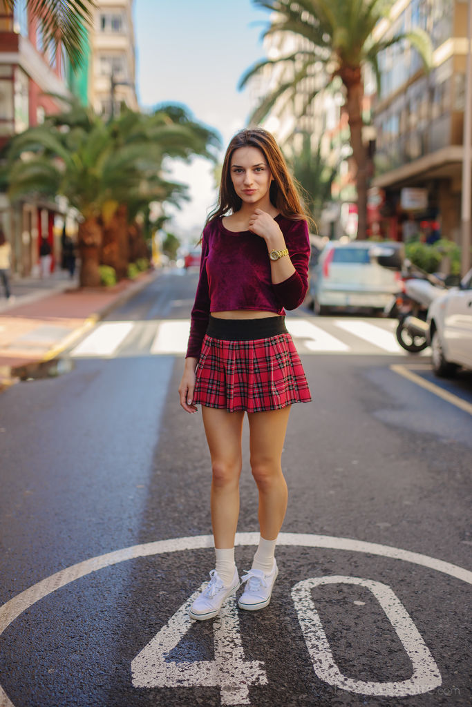 Gloria Sol In CALLE - Picture 13