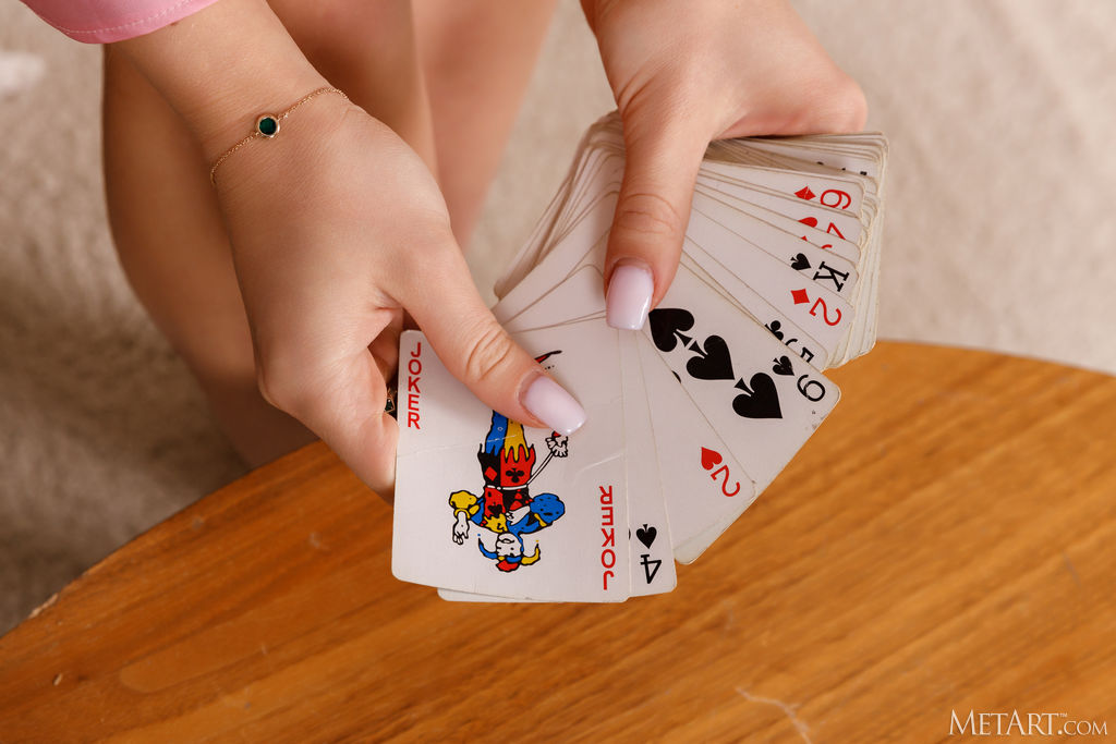 Melania With Curvy Bubble Butt - Picture 01