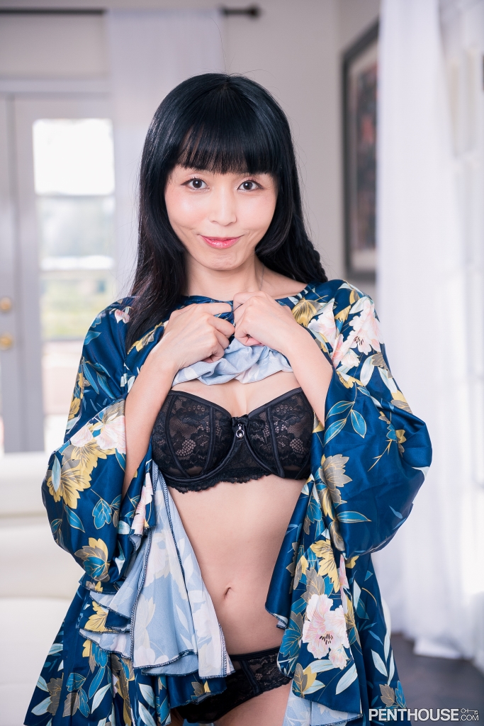 Marica Hase Stripping - Picture 07