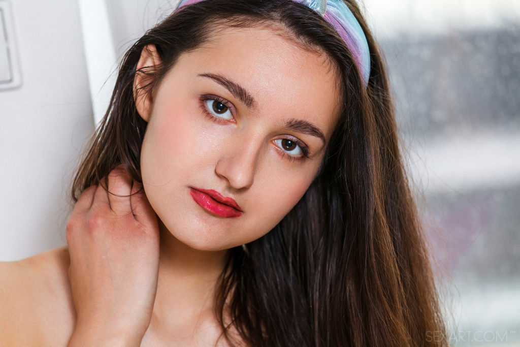 Adeline In Natural Beauty - Picture 08