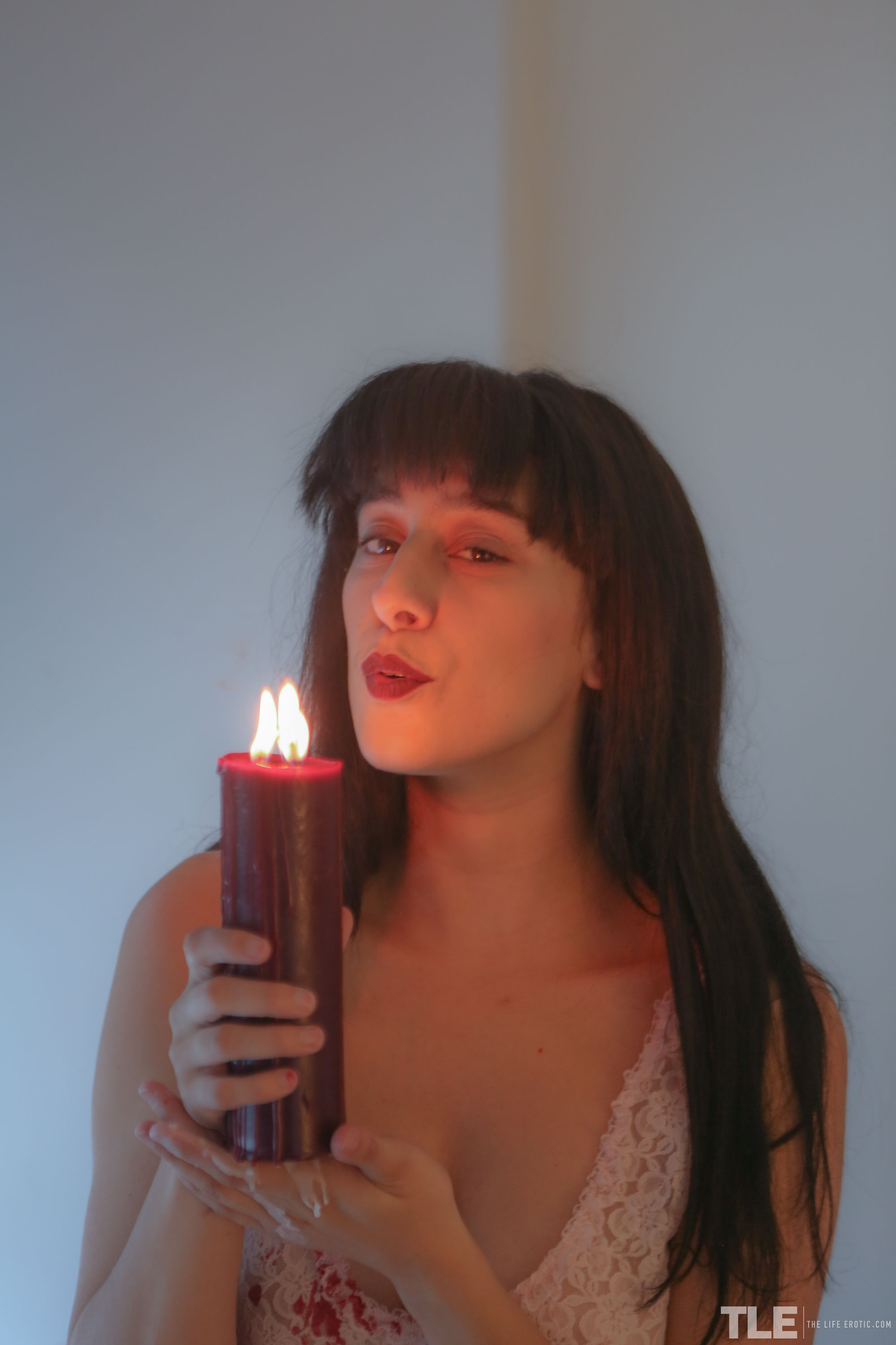 Violet Russo With Fabulous Bubble Butt Plays With Wax - Picture 19