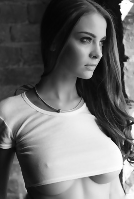 Emelia Paige in black & white