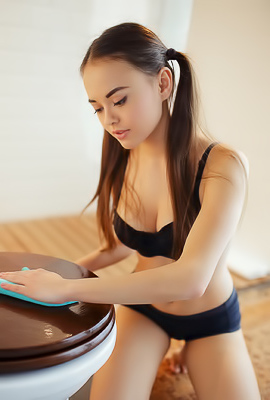 Beautiful Busty Brunette Li Moon