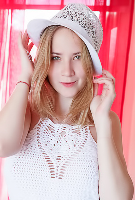 Delizi In Thigh-high Socks And Matching Sunhat