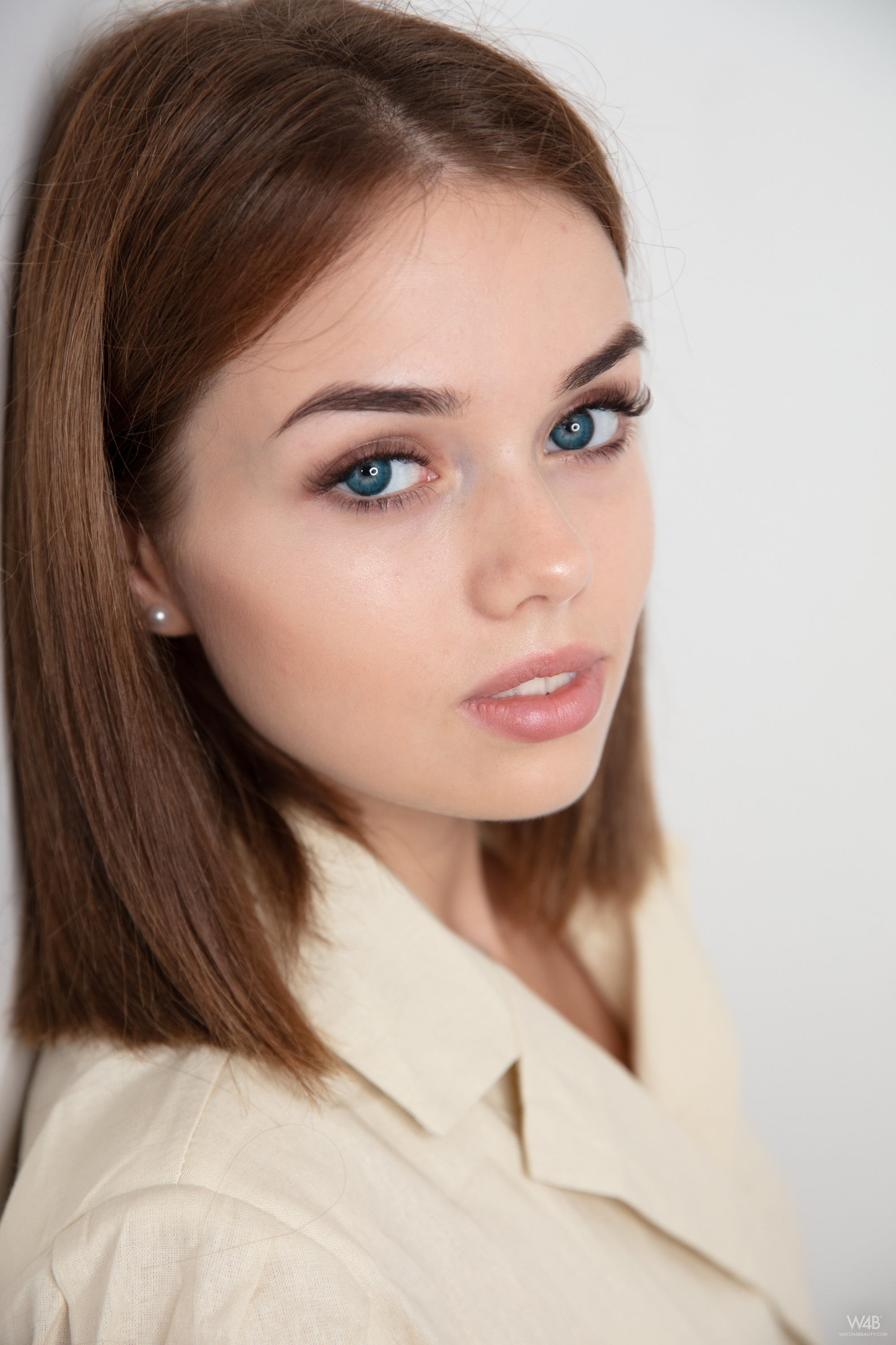 Beauty Teen Keira Blue - Picture 01